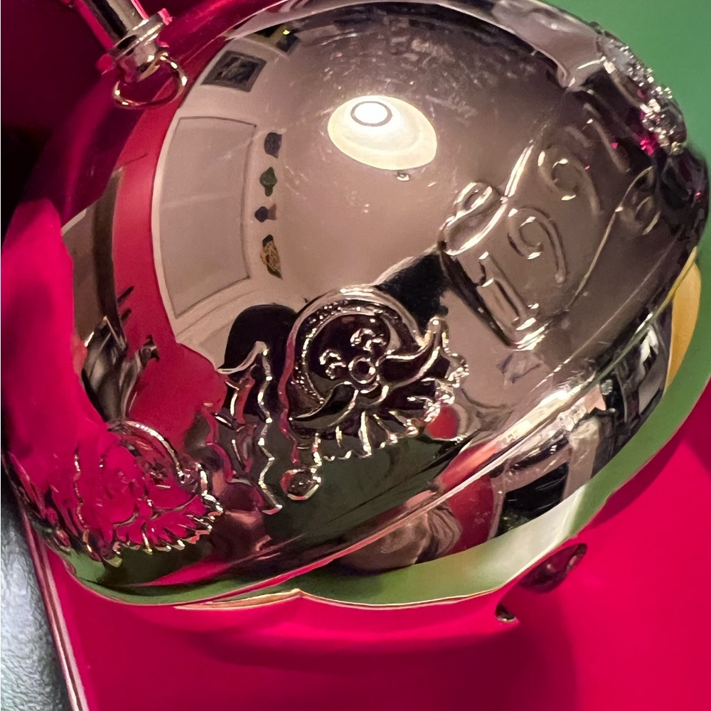 1993 Wallace Gold Plated Sleigh Bell annual Ornament 23rd Edition bag box sleeve - Picture 2 of 8